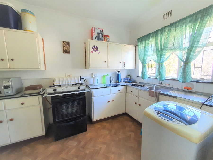 To Let 1 Bedroom Property for Rent in Esterville Western Cape